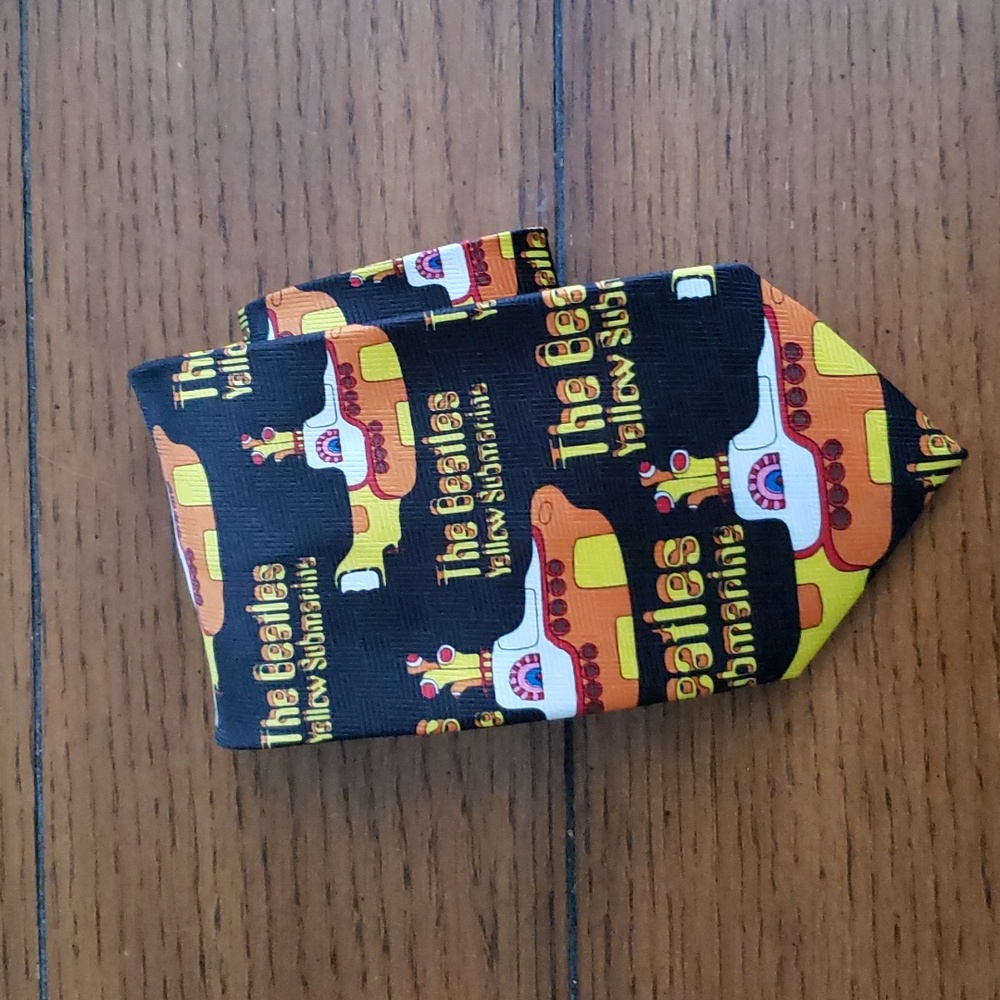 NWOT Rare Beatles Yellow Submarine Tie - Picture 10 of 10